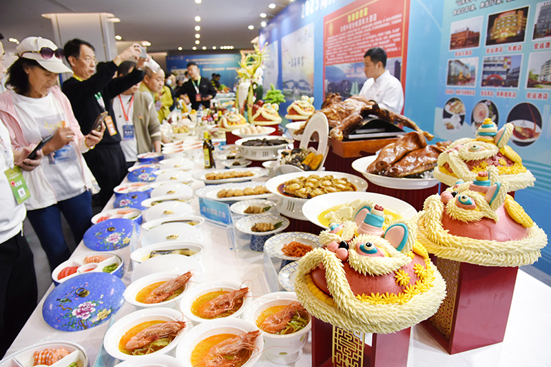 第二十四届中国美食节在青岛举行