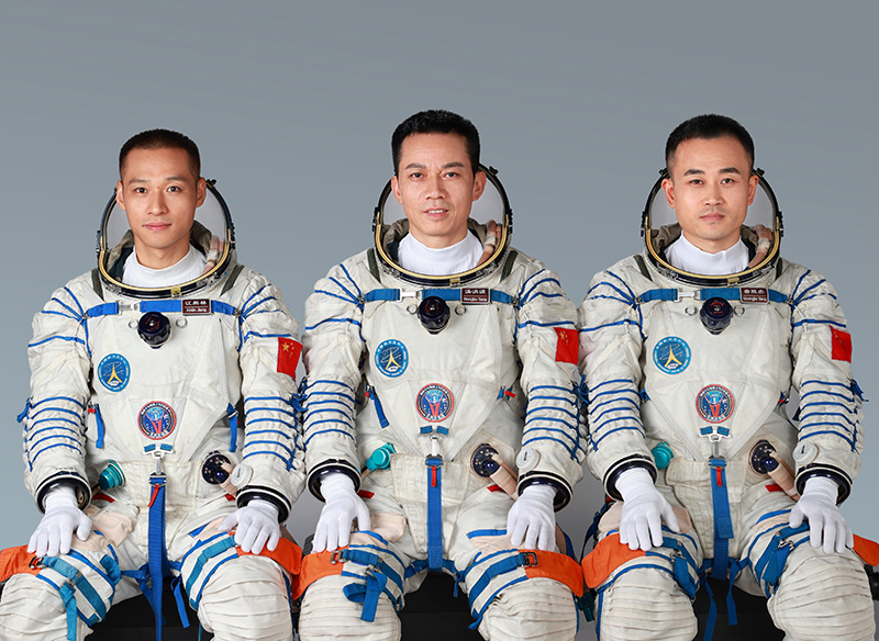 神舟十七号航天员乘组确定 将与中外媒体记者集体见面