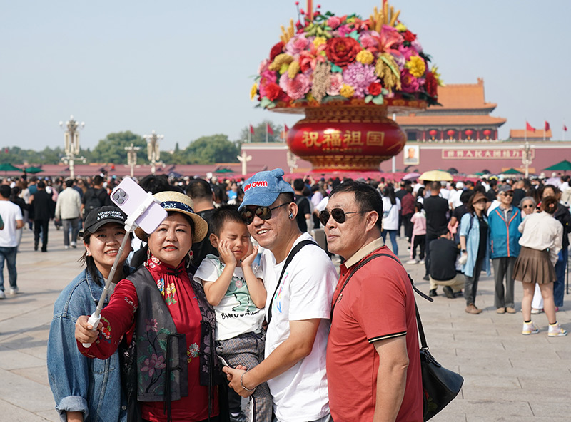 假期旅游热 祖国山河美