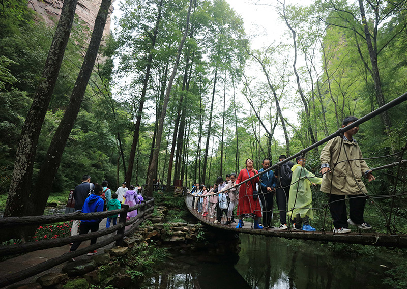 假期旅游热 祖国山河美