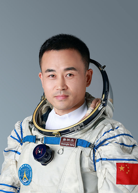 神舟十七号航天员乘组确定 将与中外媒体记者集体见面