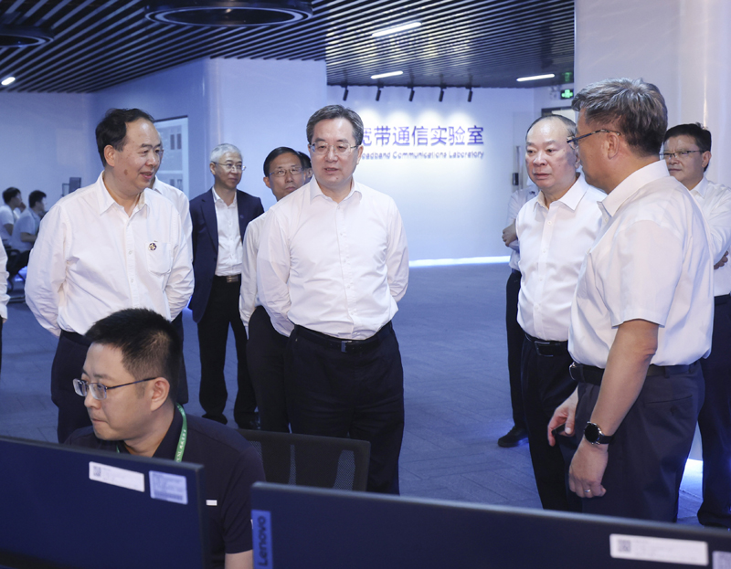 丁薛祥在广东深圳调研时强调：深入实施创新驱动发展战略 塑造高质量发展新动能新优势