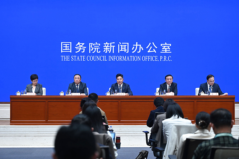 国务院新闻办举行第六届中国国际进口博览会筹备情况新闻发布会