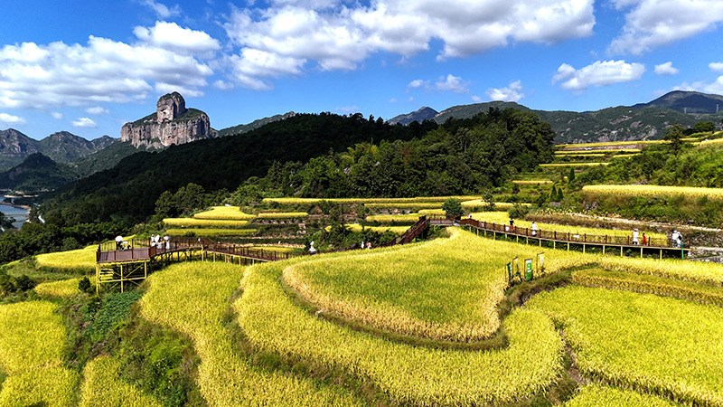 假期旅游热 祖国山河美