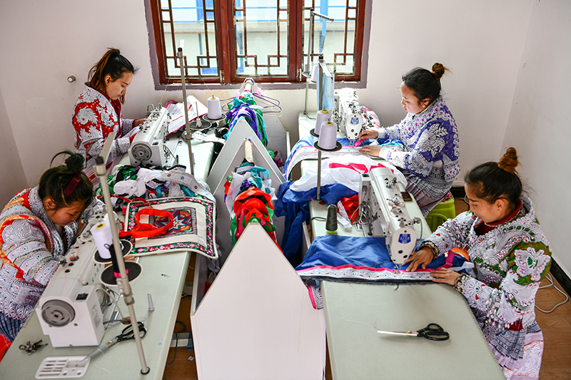 巾帼之花绽放新时代——以习近平同志为核心的党中央引领推动妇女事业发展纪实