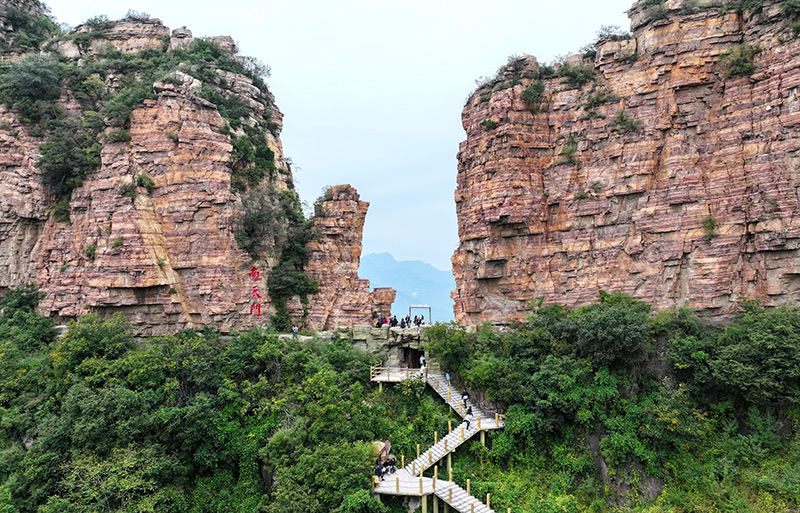假期旅游热 祖国山河美