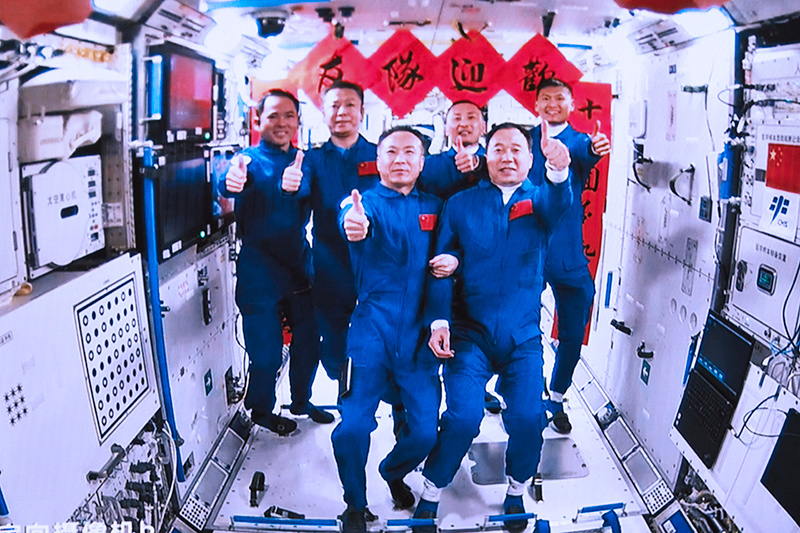神舟辞星汉 东风迎客归——写在神舟十六号载人飞船胜利返回之际