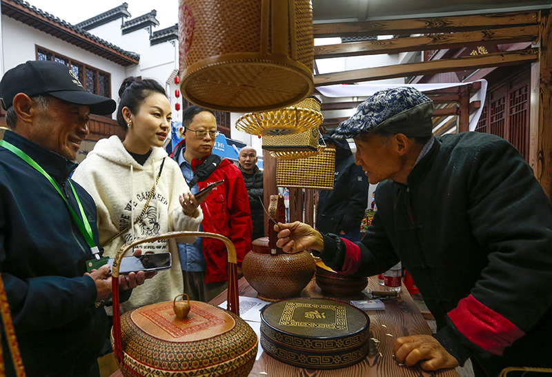 安徽黄山：第六届中国非物质文化遗产传统技艺大展开展
