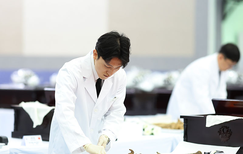 第十批在韩中国人民志愿军烈士遗骸装殓仪式在韩国仁川举行