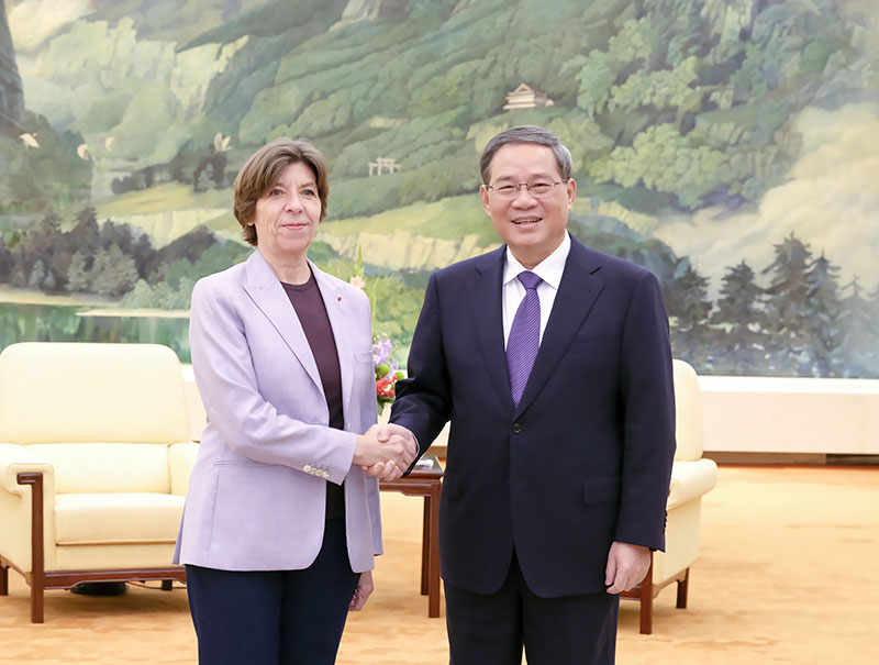 李强会见法国外长科隆纳