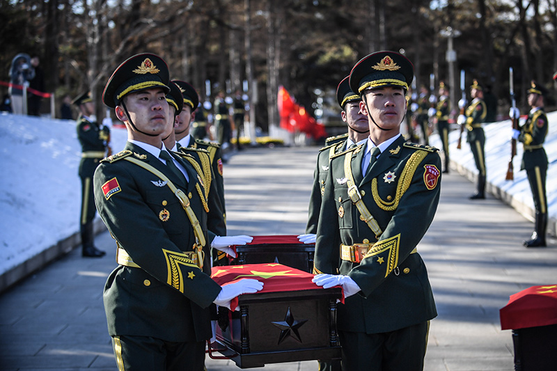 第十批在韩中国人民志愿军烈士遗骸安葬仪式在沈阳举行