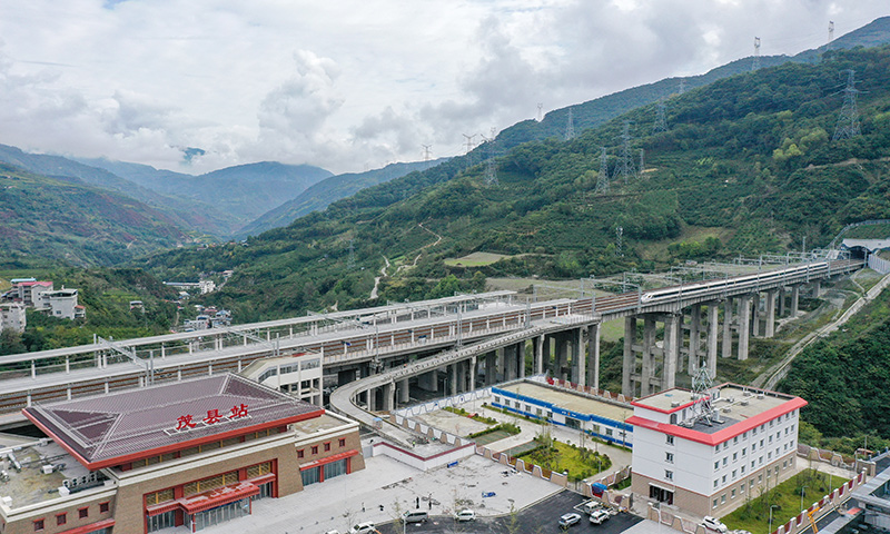 川青铁路四川首段贯通运营
