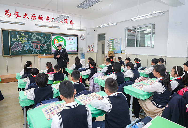 辽宁沈阳：交通安全教育进校园