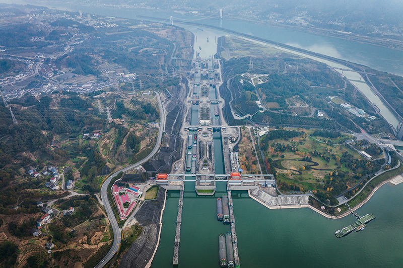 三峡船闸货运量刷新2022年纪录