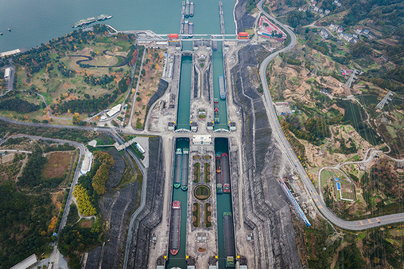 三峡船闸货运量刷新2022年纪录