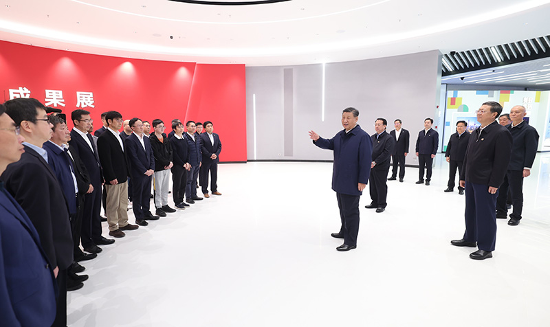 习近平在上海考察时强调 聚焦建设“五个中心”重要使命 加快建成社会主义现代化国际大都市 返京途中在江苏盐城考察