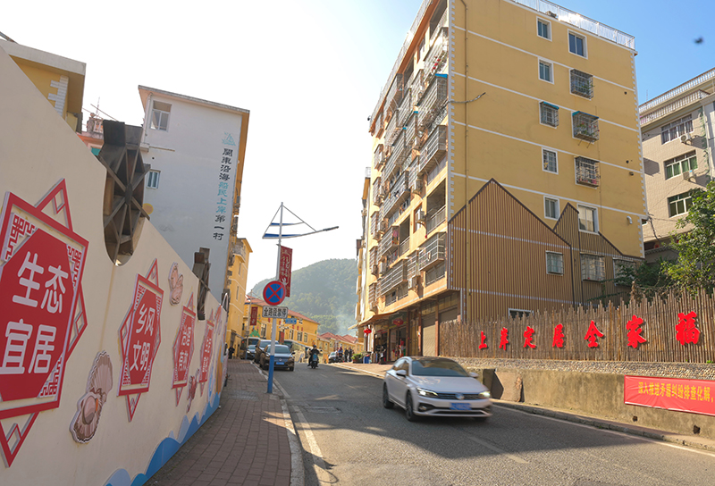 “把心贴近人民”——解码“四下基层”