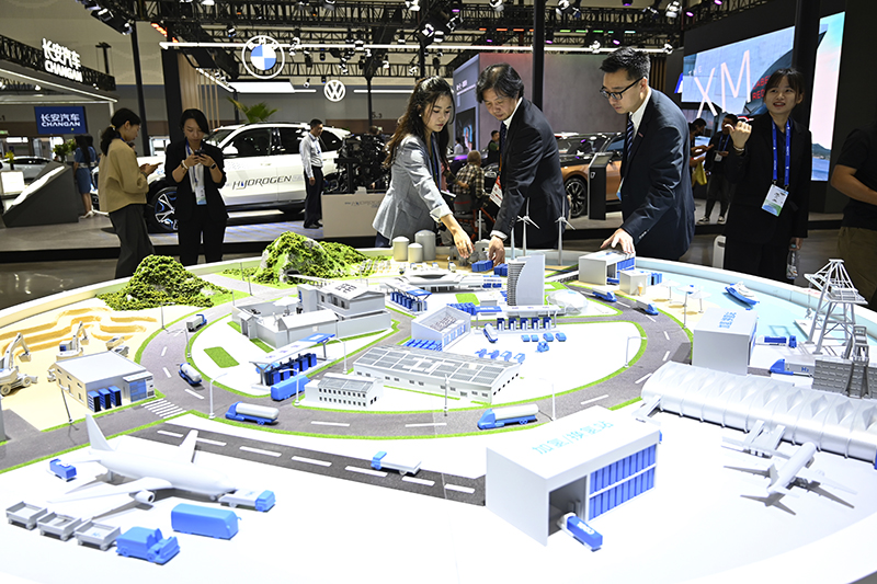 2023年世界新能源汽车大会在海口举行