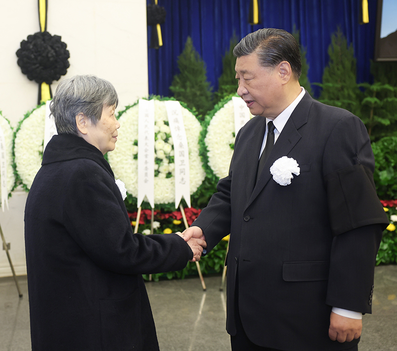 桑国卫同志遗体火化 习近平等到八宝山革命公墓送别