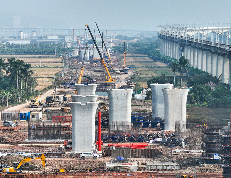 深江铁路南沙站进入现浇梁施工