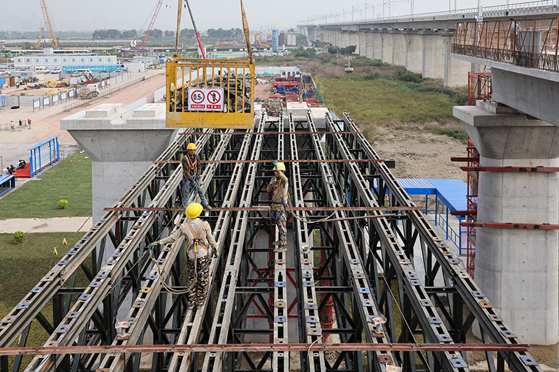 深江铁路南沙站进入现浇梁施工