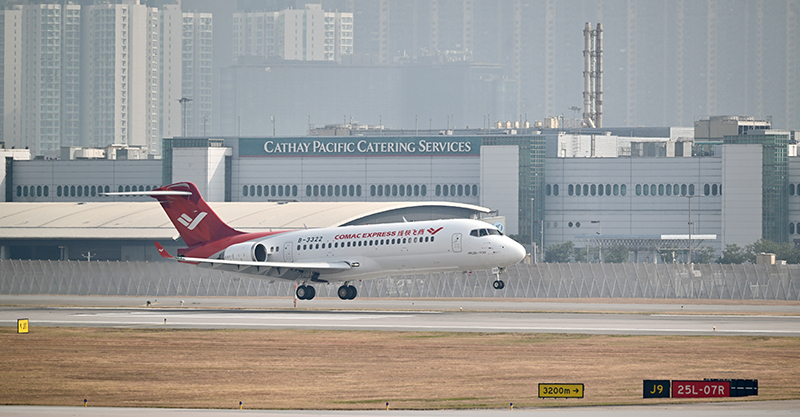 “水门礼”迎接！国产C919及ARJ21飞机首访香港