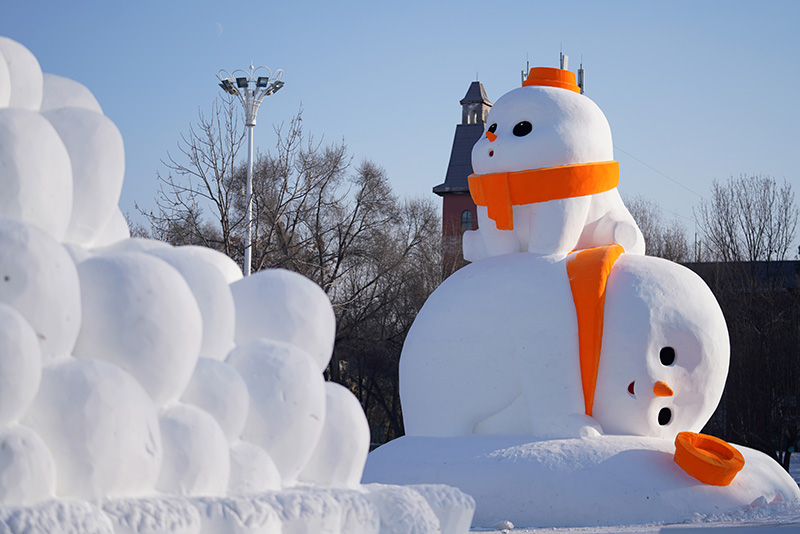 哈尔滨太阳岛雪博会建设忙