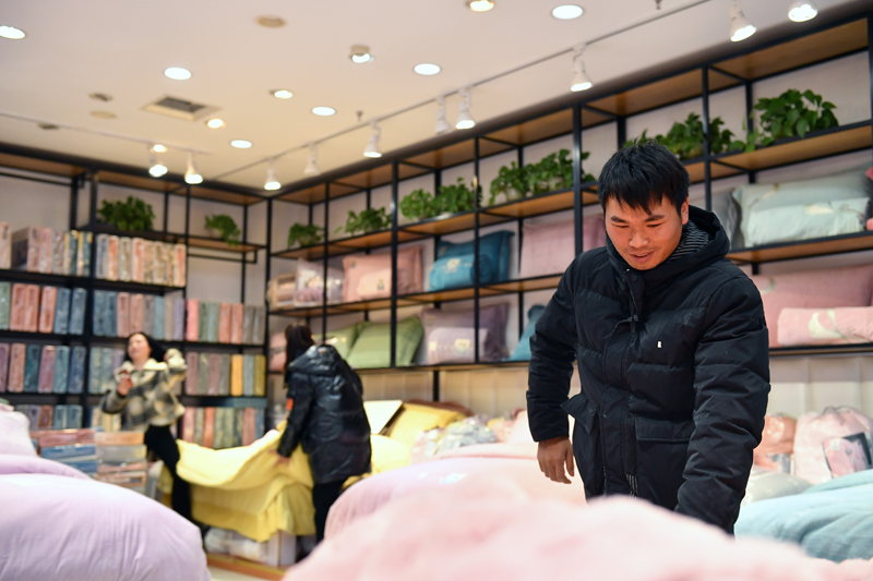 江苏海门：家纺企业产销两旺