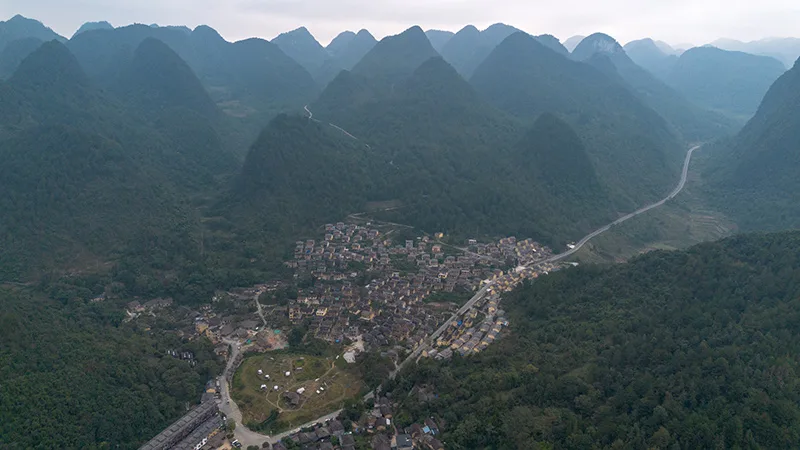 高质量发展调研行 | 贵州荔波：绿水绕青山 瑶山引客来