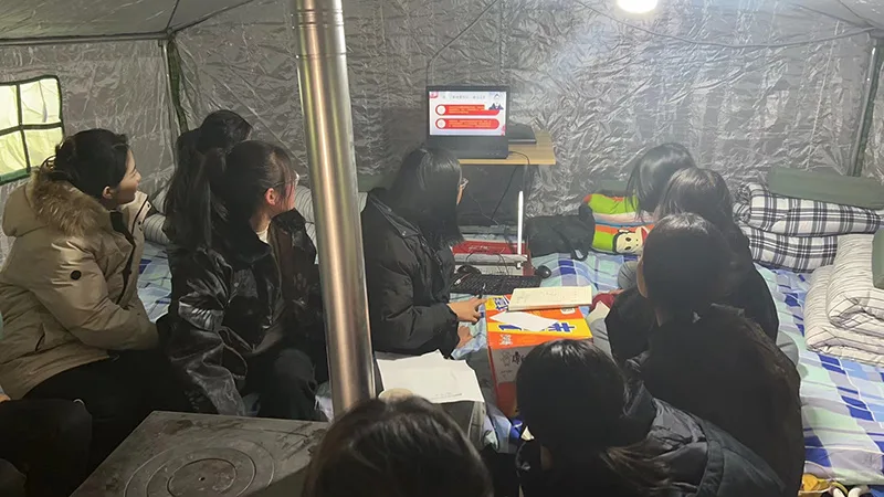 积石山高中学生线上复课