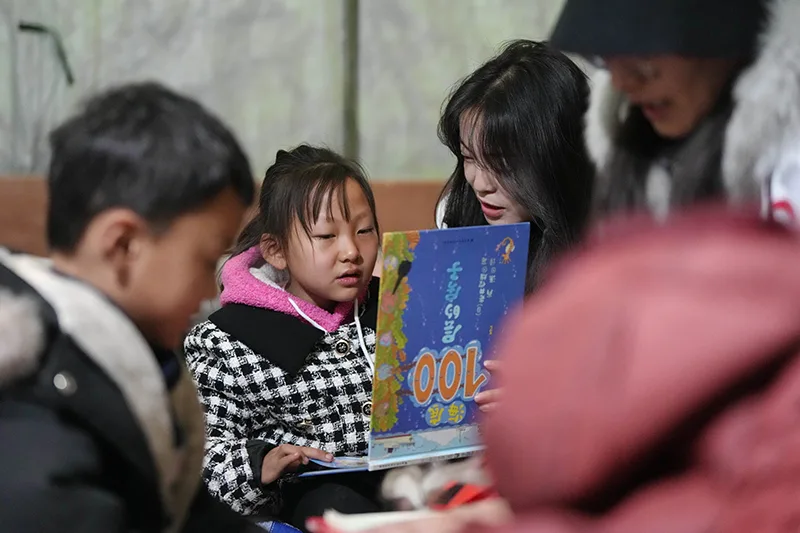 震区安置点里的多彩“小课堂”