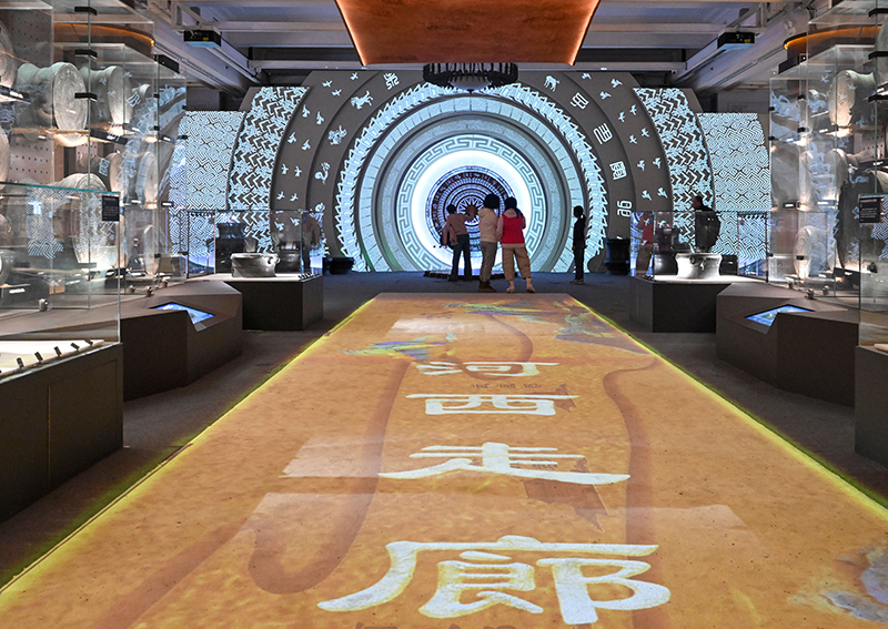 铸牢中华民族共同体意识文物古籍展在京展出