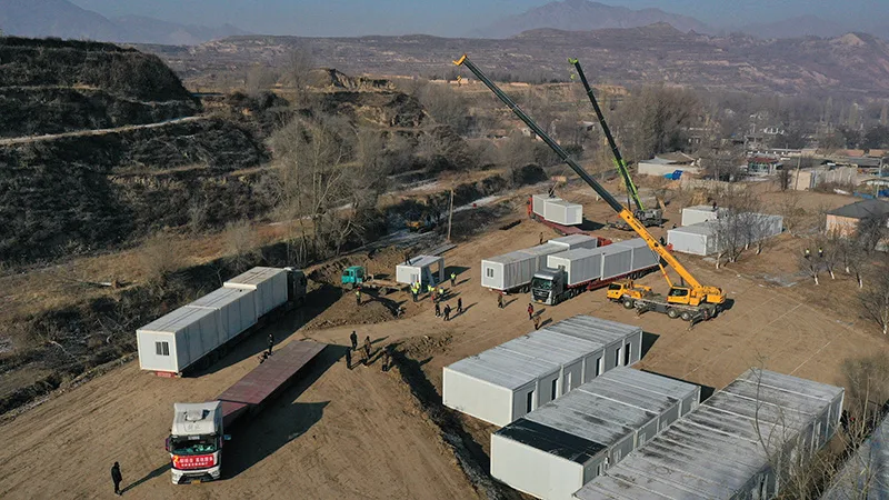 灾区活动板房安置点建设加速