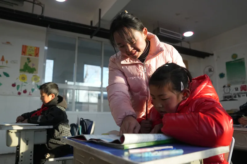 甘肃积石山地震灾区中小学校复课