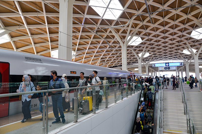 雅万高铁累计发送旅客突破100万人次