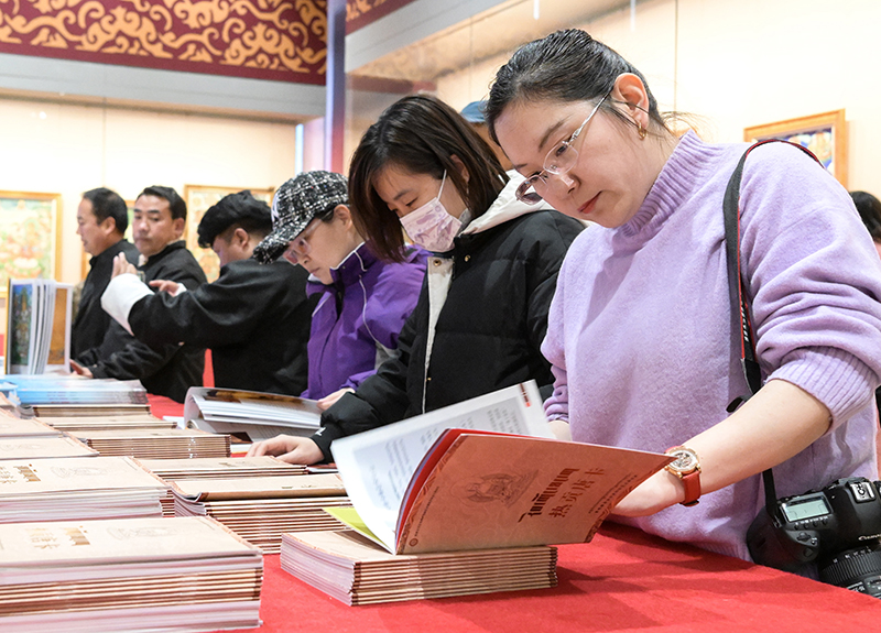 人类非遗热贡艺术保护成果展在京亮相