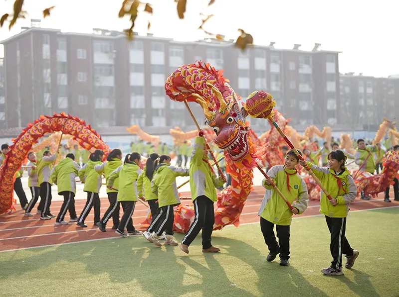 河北滦州：多彩校园活动迎新年