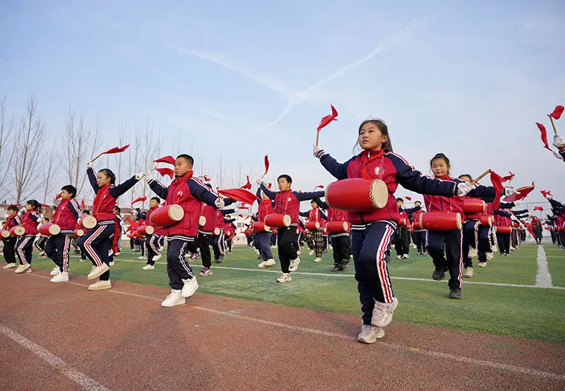 河北滦州：多彩校园活动迎新年