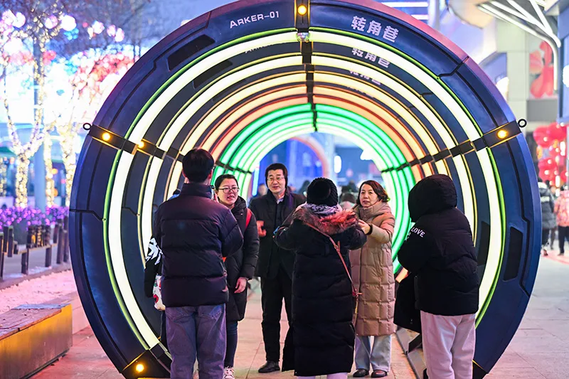呼和浩特：赏灯迎新年