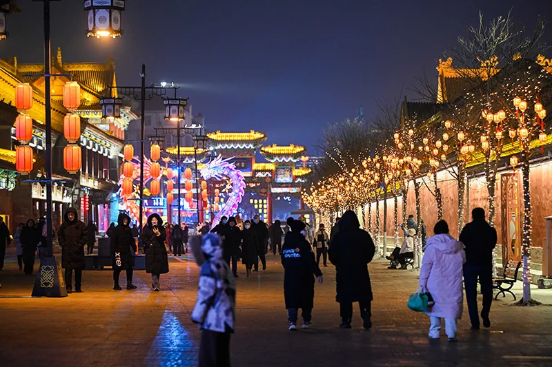 呼和浩特：赏灯迎新年