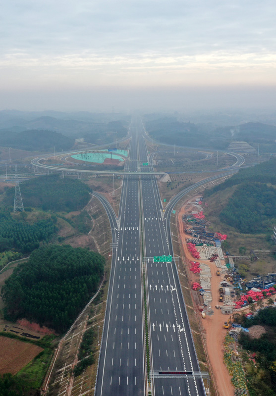 广西横州至南宁高速公路建成通车