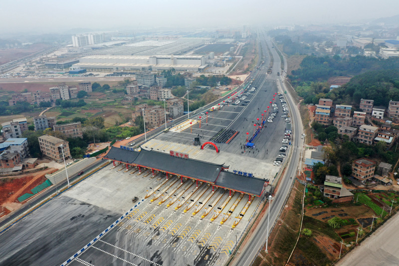 广西横州至南宁高速公路建成通车