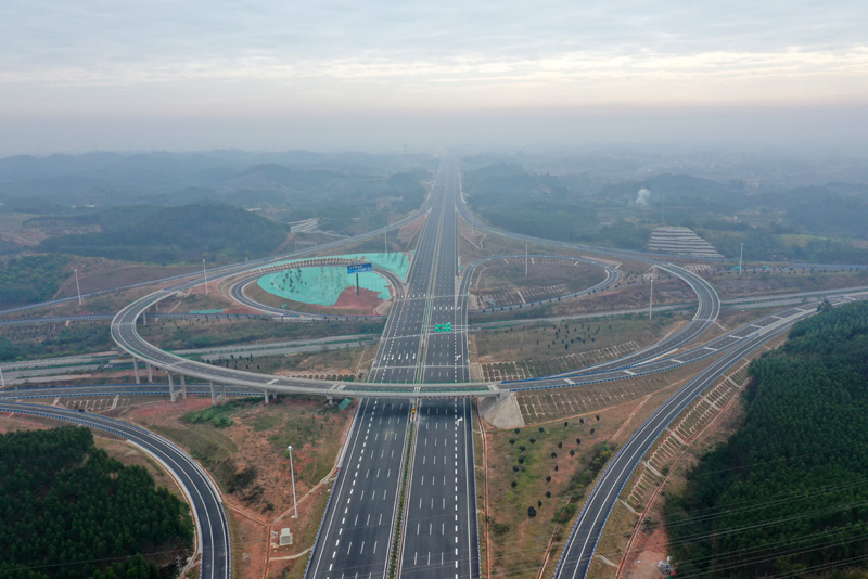 广西横州至南宁高速公路建成通车
