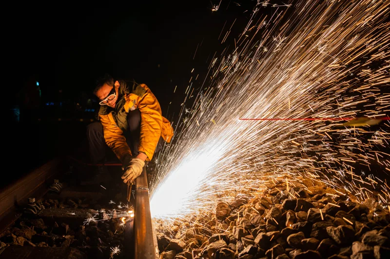 沪昆铁路换轨施工迎春运