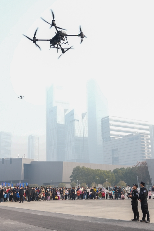 江苏南京举行警营开放周活动