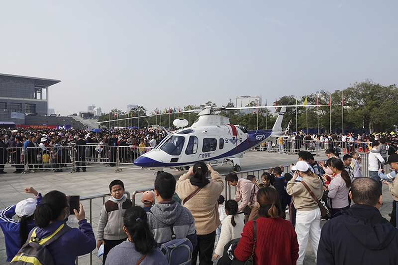 警民互动迎接中国人民警察节
