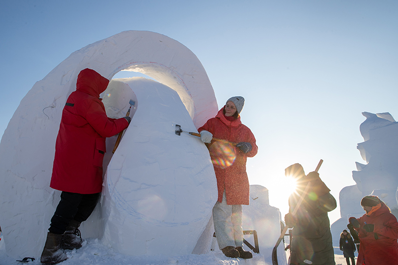 多国雪雕艺术家冰城秀技