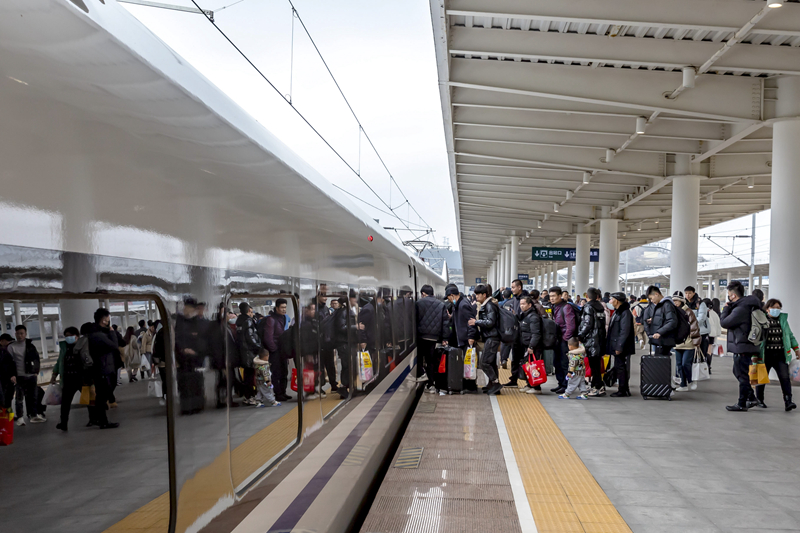 全国铁路1月10日起实行新列车运行图