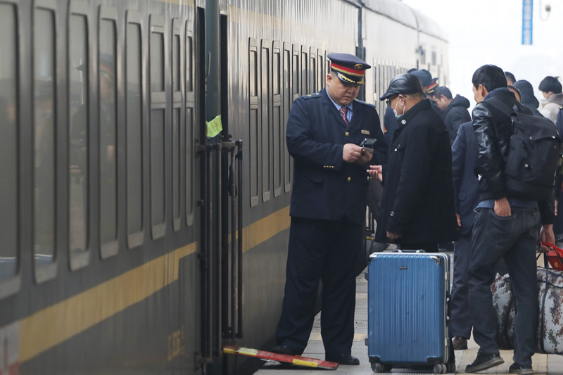 全国铁路1月10日起实行新列车运行图