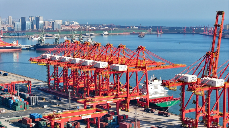 山东港口日照港2023年集装箱吞吐量同比增长7.9%